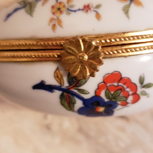 RARE FIND Limoge porcelain Egg - Picture 3 of 5